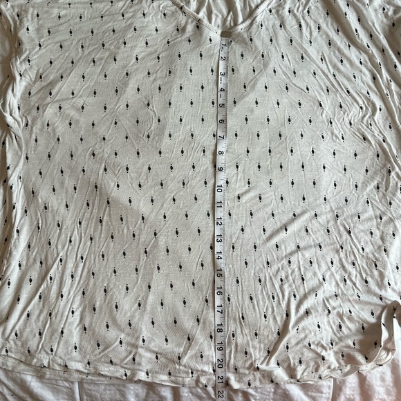 Lane Bryant Women's White And Black Patterned Swing Tee Plus Size, 18/20 - Picture 7 of 9